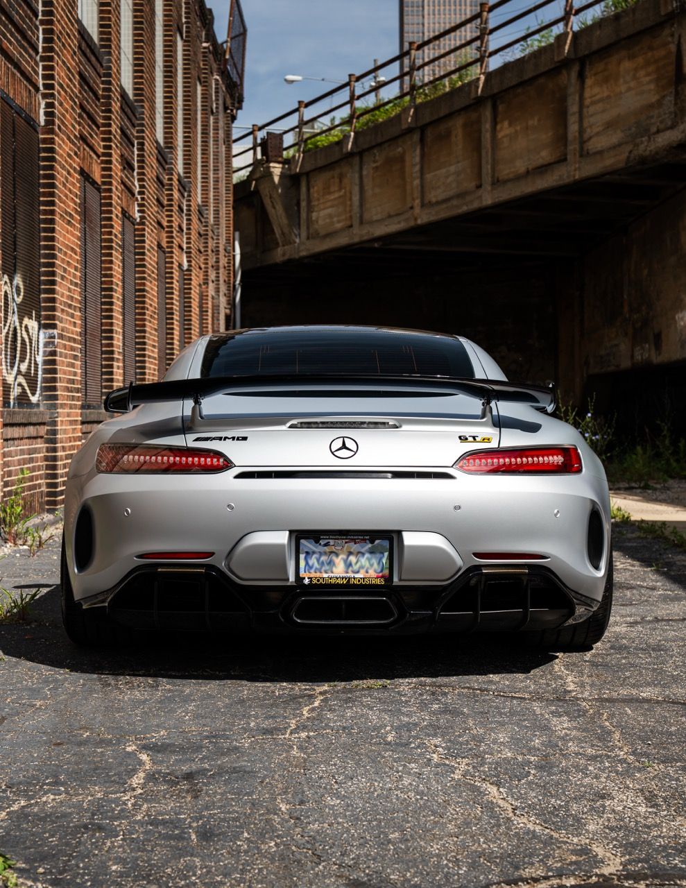 Mercedes-Benz AMG GTR with Motivo Forged CS-N custom wheels in frozen black face and gloss polished clear lip side view — view 14