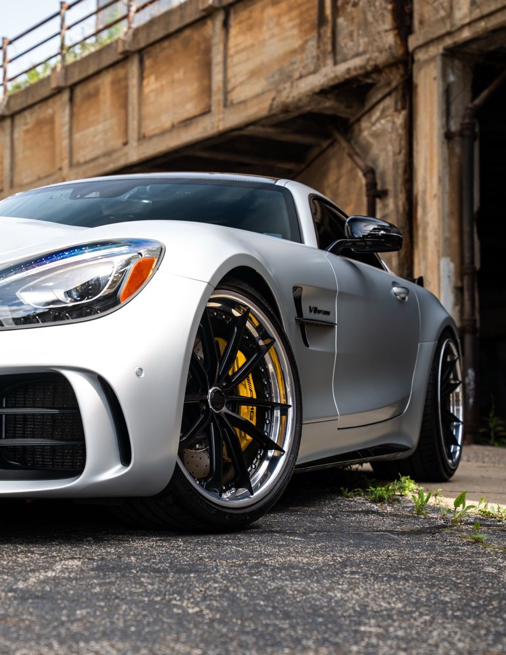 Mercedes-Benz AMG GTR with Motivo Forged CS-N custom wheels in frozen black face and gloss polished clear lip side view — view 15