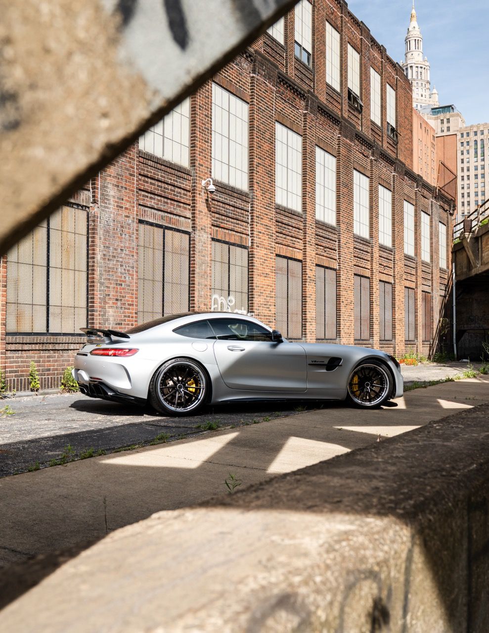 Mercedes-Benz AMG GTR with Motivo Forged CS-N custom wheels in frozen black face and gloss polished clear lip side view — view 39