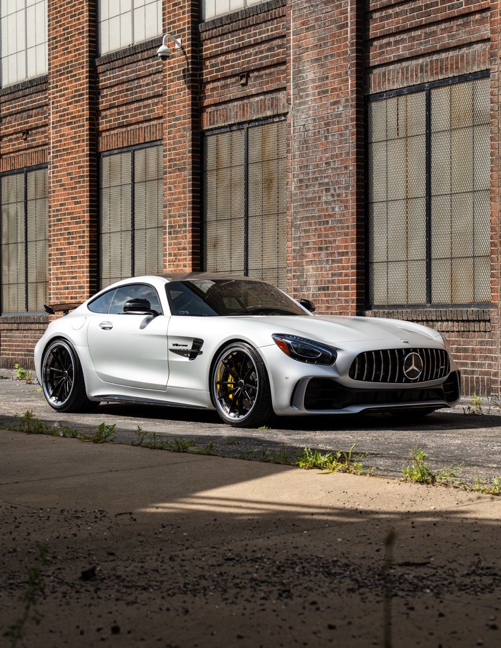 Mercedes-Benz AMG GTR with Motivo Forged CS-N custom wheels in frozen black face and gloss polished clear lip side view — view 5