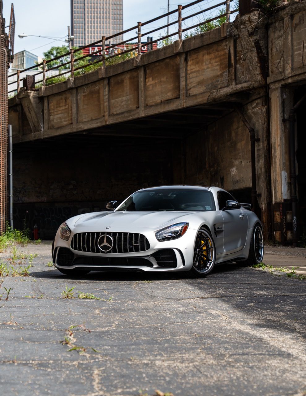 Mercedes-Benz AMG GTR with Motivo Forged CS-N custom wheels in frozen black face and gloss polished clear lip front side view