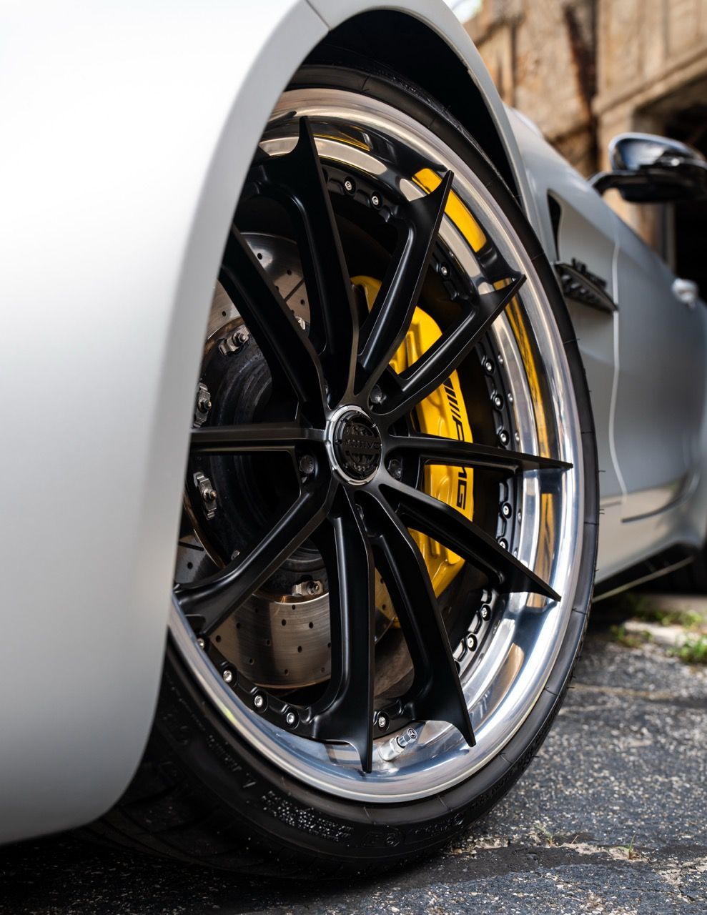 Mercedes-Benz AMG GTR with Motivo Forged CS-N custom wheels in frozen black face and gloss polished clear lip wheel view