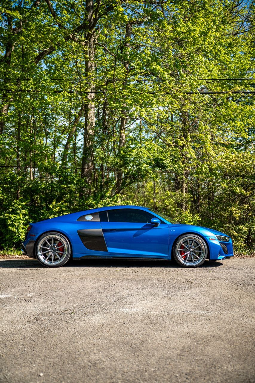 Gen 3 Audi R8 with Motivo Forged CS-M custom wheels in frozen brushed gunmetal face and gloss polished clear lip side view — view 2