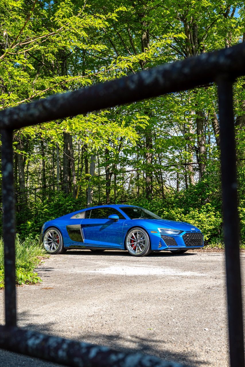 Gen 3 Audi R8 with Motivo Forged CS-M custom wheels in frozen brushed gunmetal face and gloss polished clear lip front side view