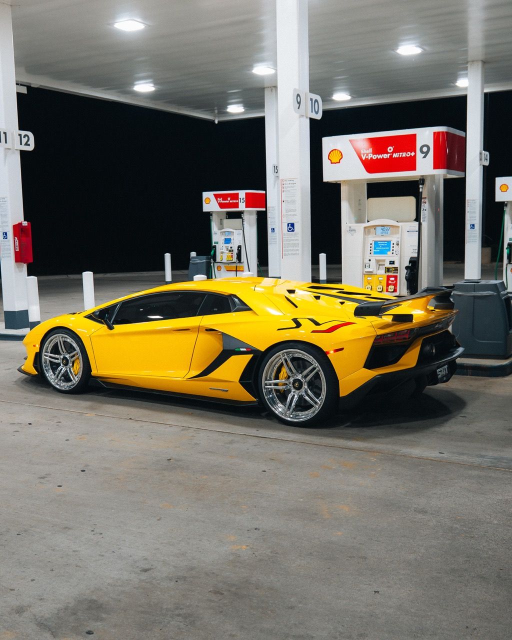 Lamborghini Aventador SVJ with Motivo Forged CS-Y custom wheels in gloss polished clear face and gloss polished clear lip front view — view 12