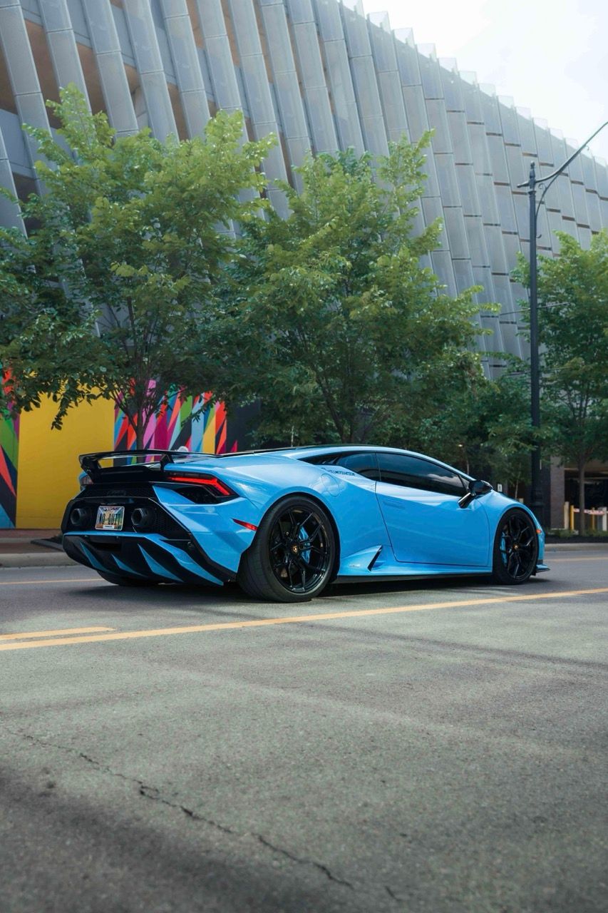 Lamborghini Huracan Tecnica with Motivo Forged MB-L custom wheels in gloss black face side view — view 18