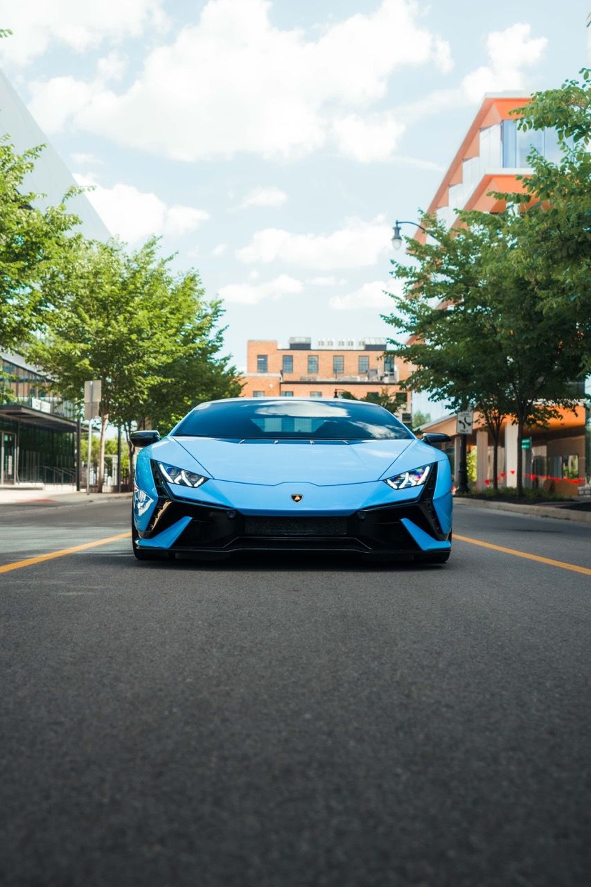 Lamborghini Huracan Tecnica with Motivo Forged MB-L custom wheels in gloss black face side view — view 10