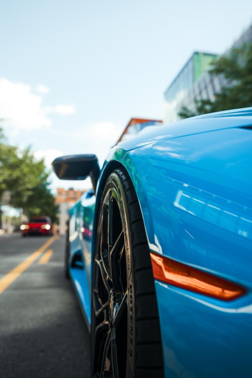 Lamborghini Huracan Tecnica with Motivo Forged MB-L custom wheels in gloss black fitment view