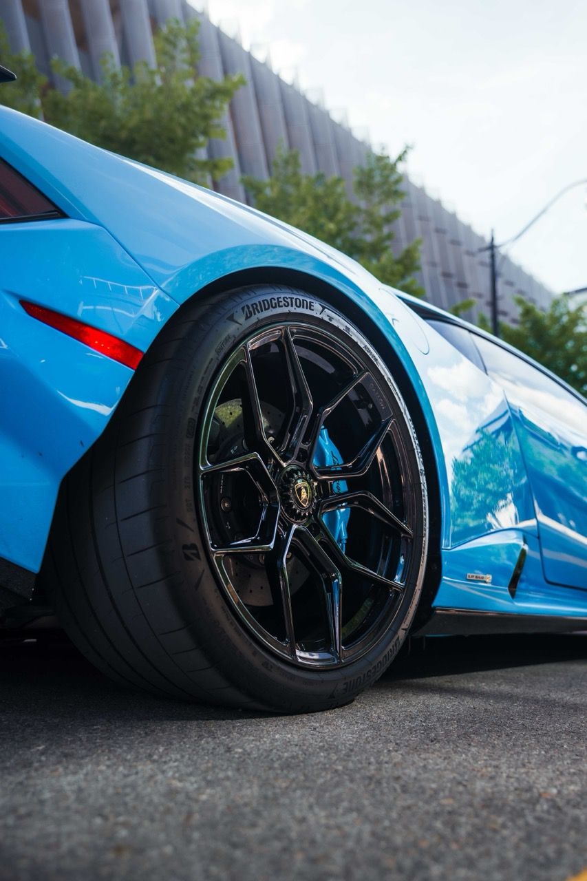 Lamborghini Huracan Tecnica with Motivo Forged MB-L custom wheels in gloss black face rear wheel side view